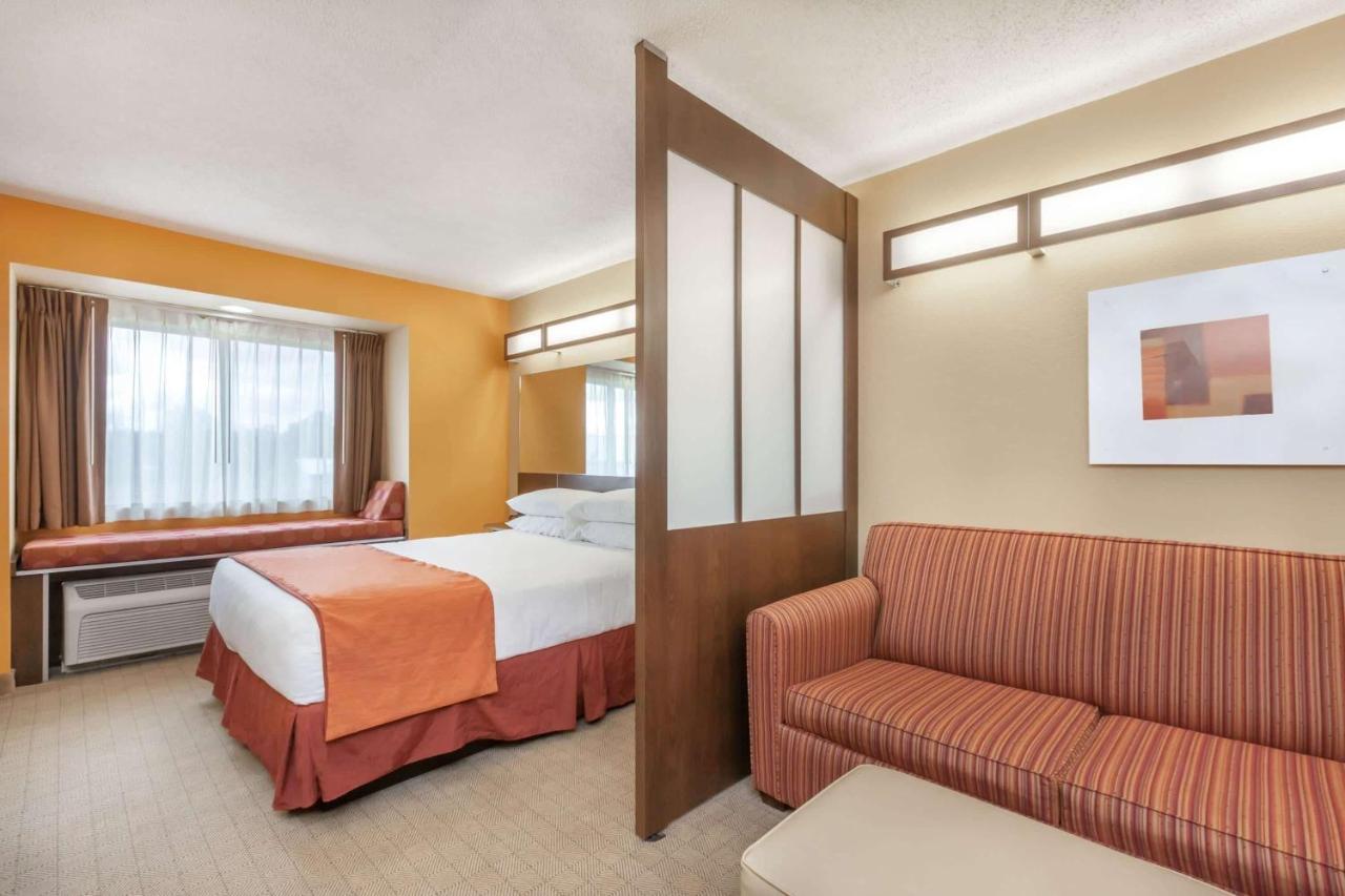 Microtel Inn & Suites By Wyndham Verona Exterior foto